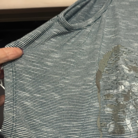 Cold shoulder, top butterfly design on the front practically new - Picture 3 of 3